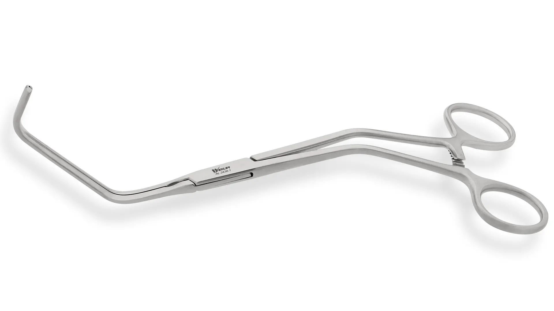Vue rapprochée d'un clamp vasculaire de Satinsky.